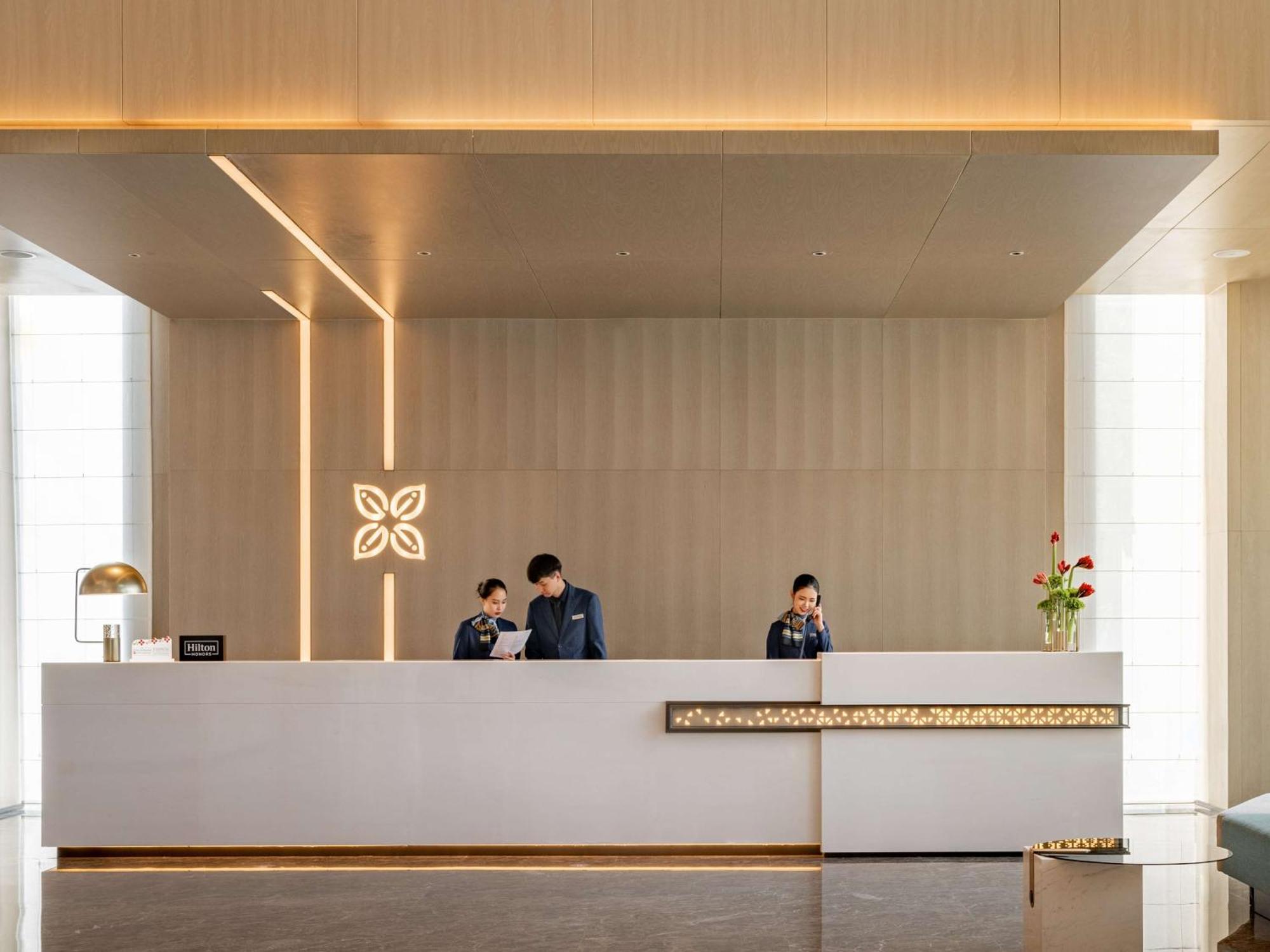 Hilton Garden Inn Shenzhen World Exhibition & Convention Center 외부 사진